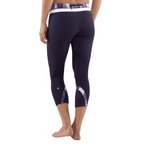 LULULEMON ATHLETICA Inspire Crop II Size 8